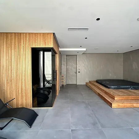 Z1 - Luxury Retreat With Heated Pool & *