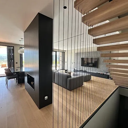 Z1 - Luxury Retreat With Heated Pool & Imotski