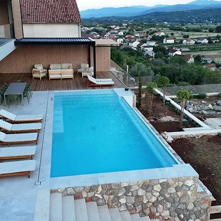 Z1 - Luxury Retreat With Heated Pool &
